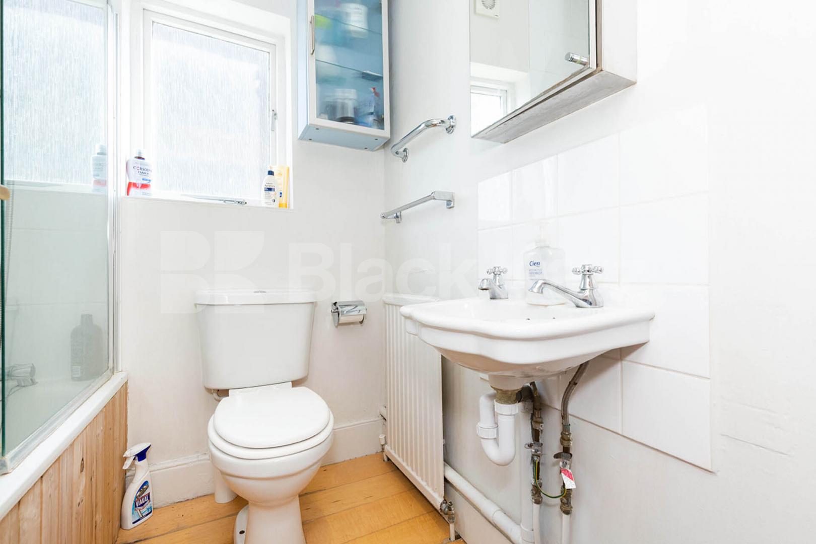 A 2 bedroom property full of character within a period conversion  Hartham Road , Hillmarton Conservation Area 